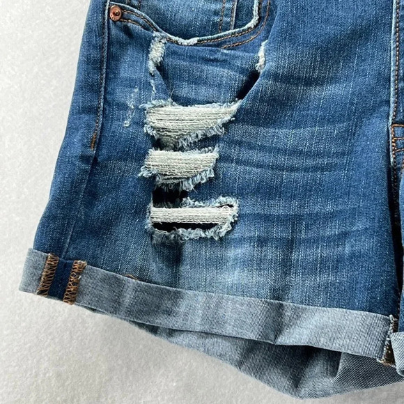 Aéropostale Shorts Womens Size 4 Midi Low Rise Distressed Cuffed Hem Denim Blue - Picture 3 of 9